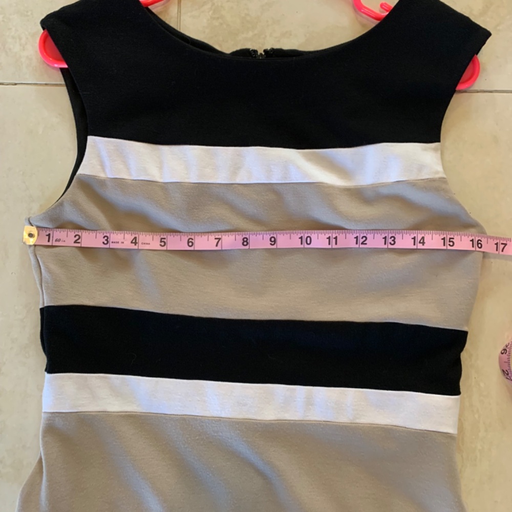Whbm Color Block Body Con Zippered Back Sleeveles… - image 4